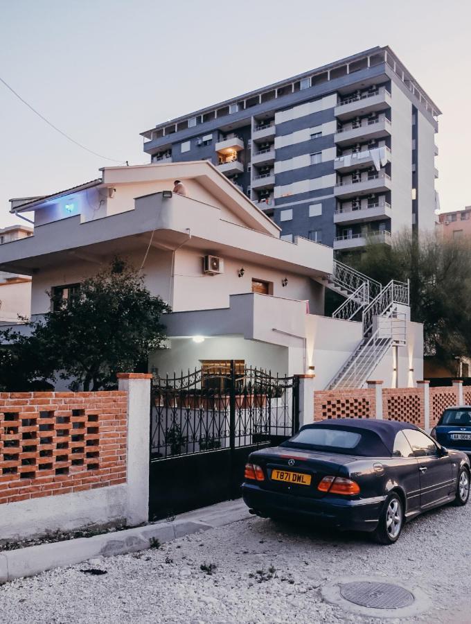 Apartments Mehmeti فلورا المظهر الخارجي الصورة