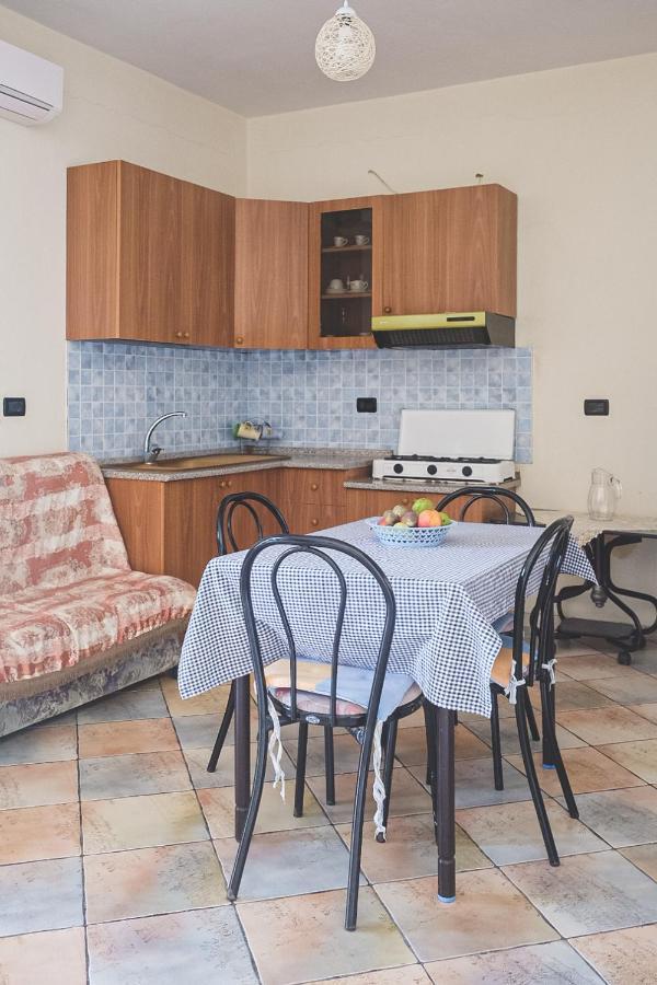 Apartments Mehmeti فلورا المظهر الخارجي الصورة