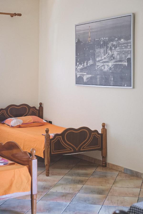 Apartments Mehmeti فلورا المظهر الخارجي الصورة