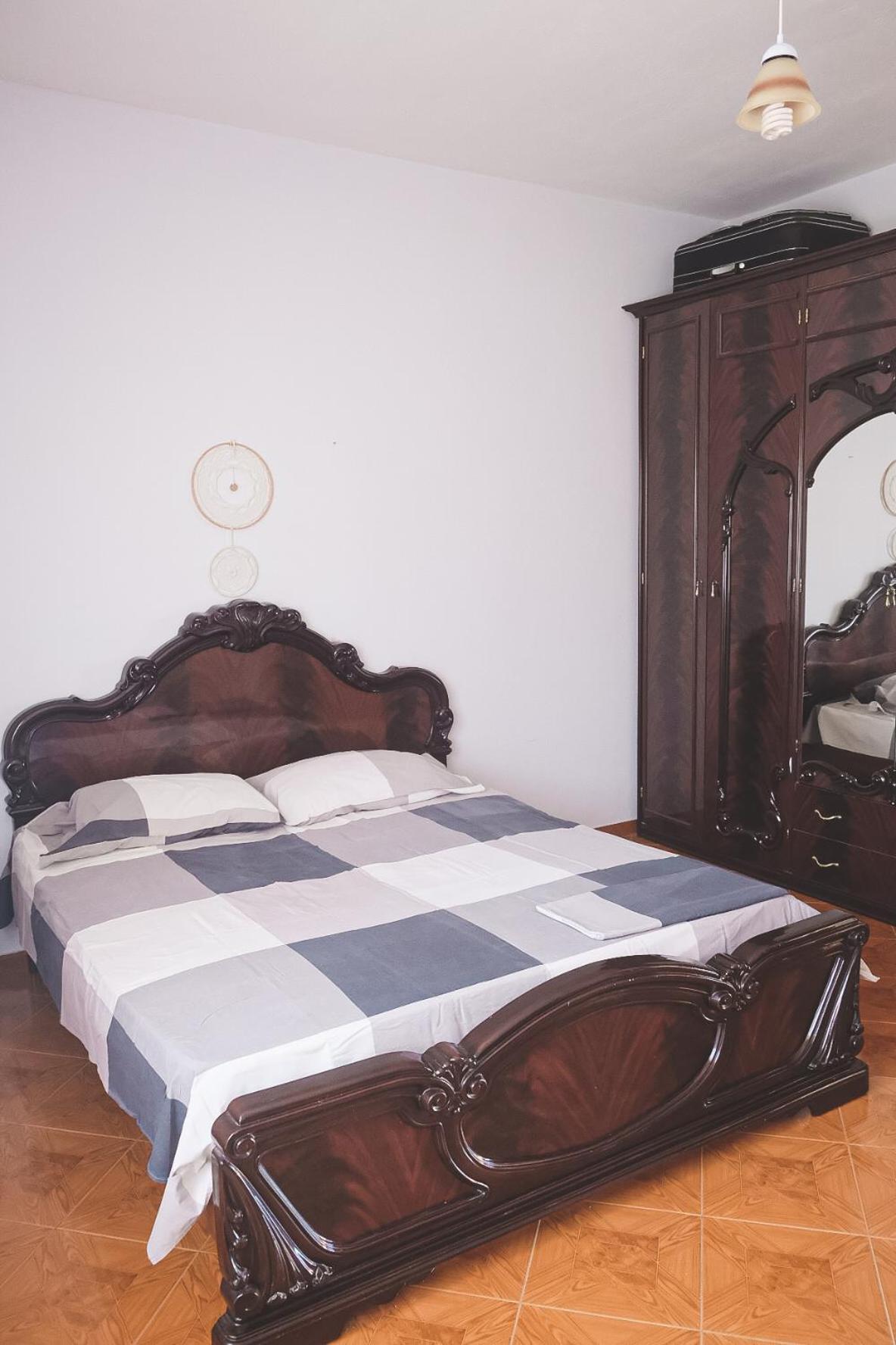 Apartments Mehmeti فلورا الغرفة الصورة