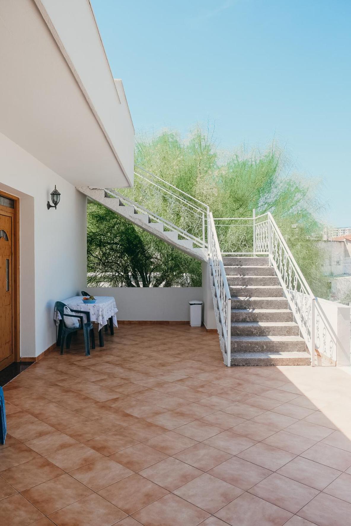 Apartments Mehmeti فلورا الغرفة الصورة