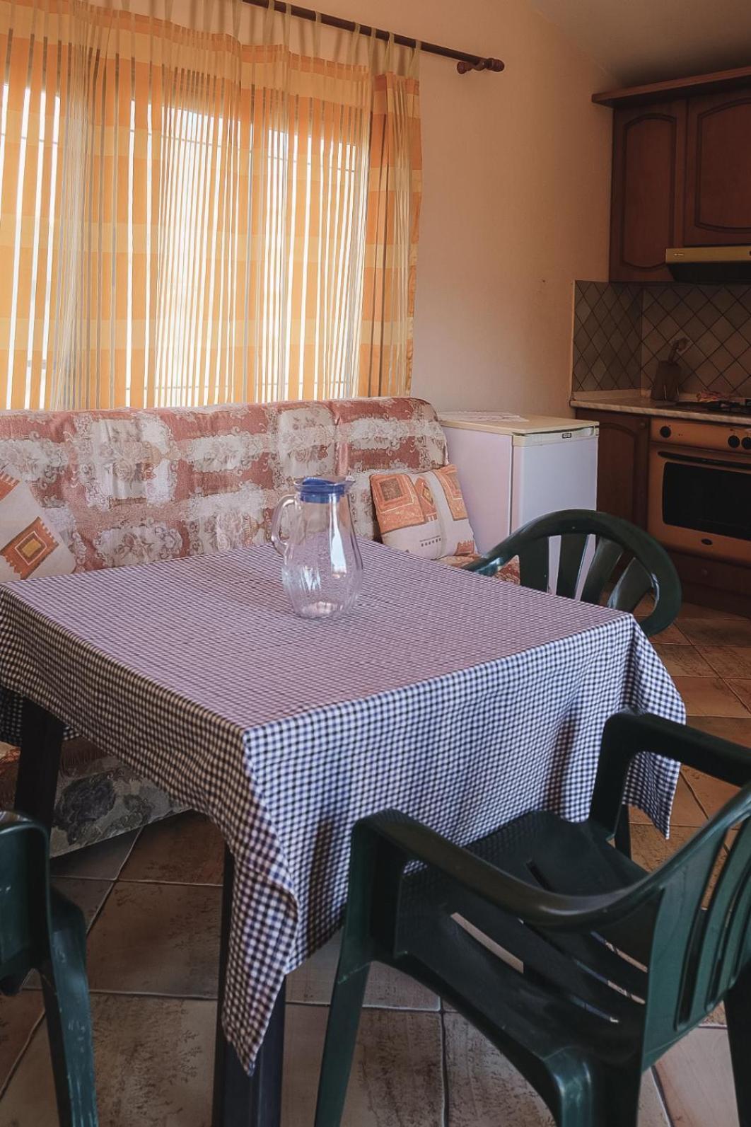 Apartments Mehmeti فلورا الغرفة الصورة